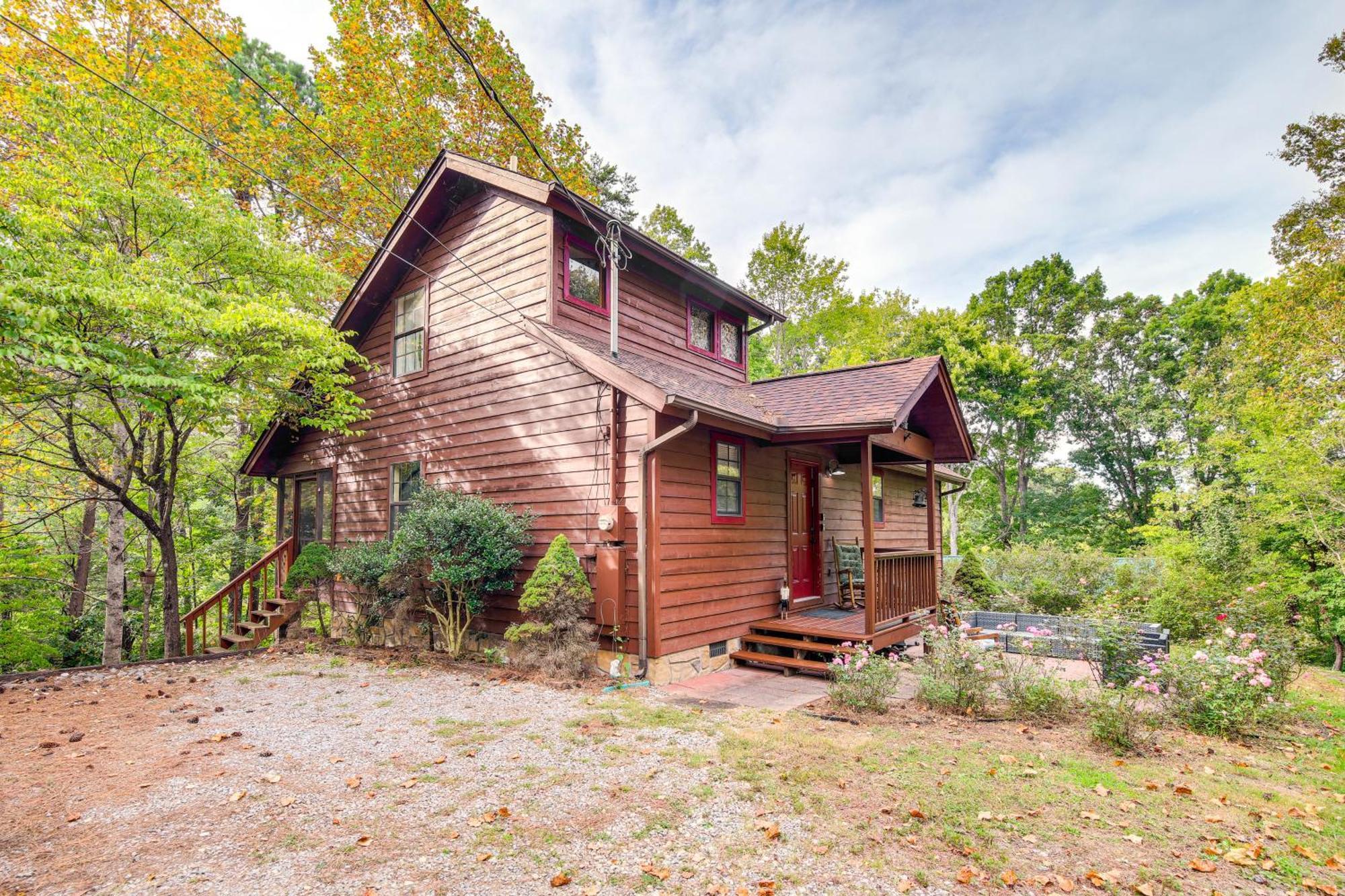 Pet-Friendly Sevierville Rental With Private Hot Tub Kültér fotó
