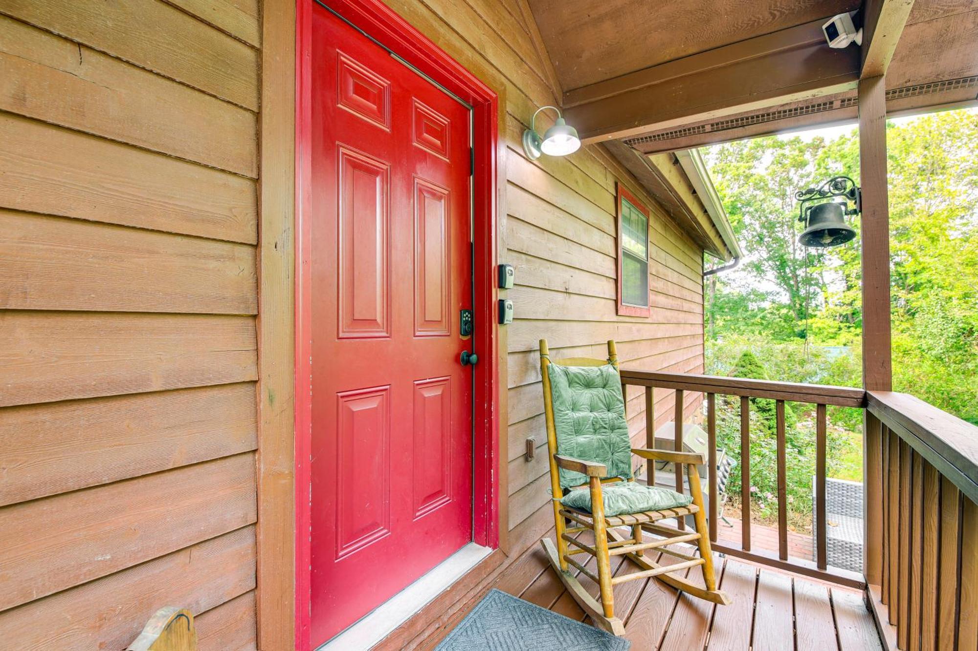 Pet-Friendly Sevierville Rental With Private Hot Tub Kültér fotó
