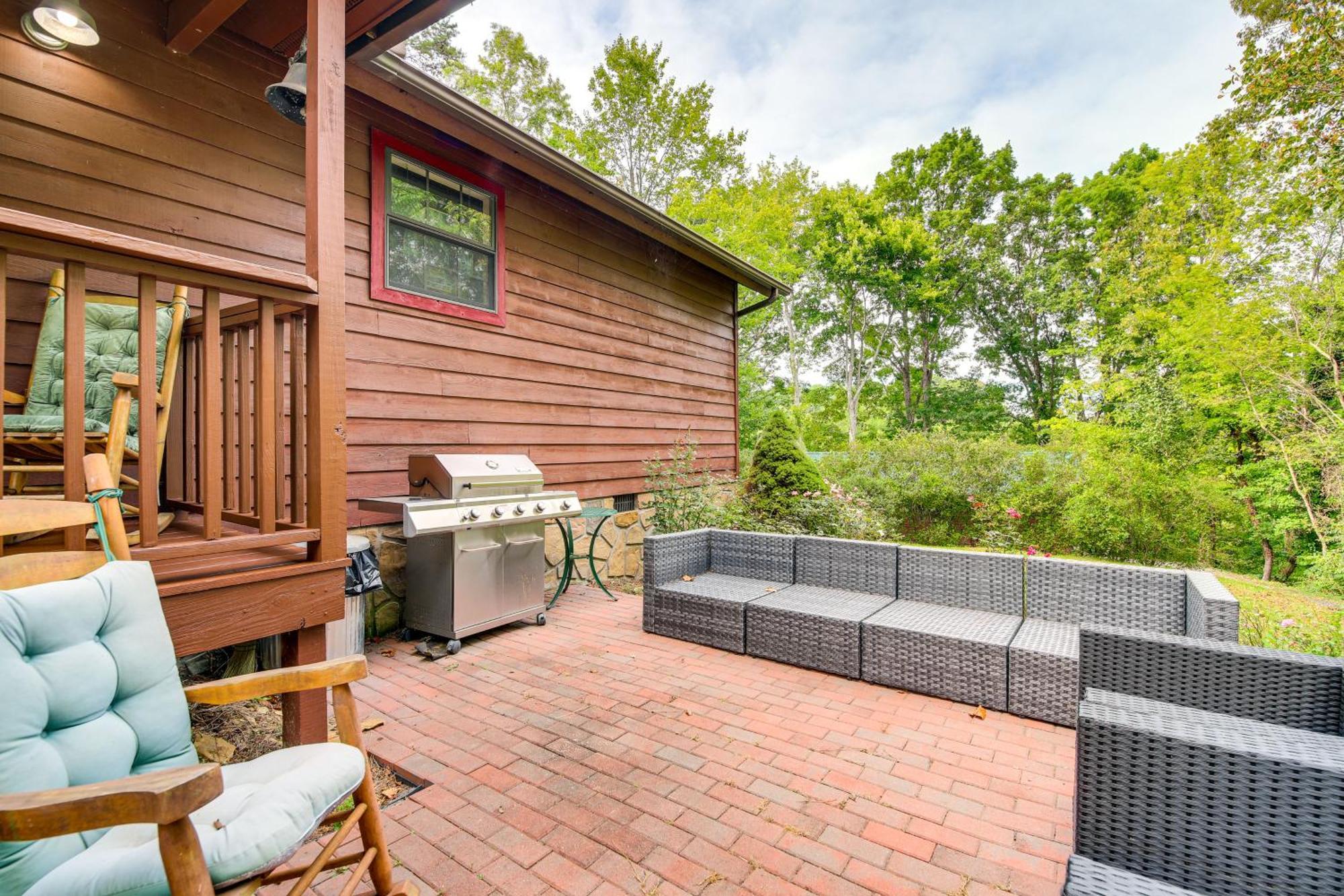 Pet-Friendly Sevierville Rental With Private Hot Tub Kültér fotó