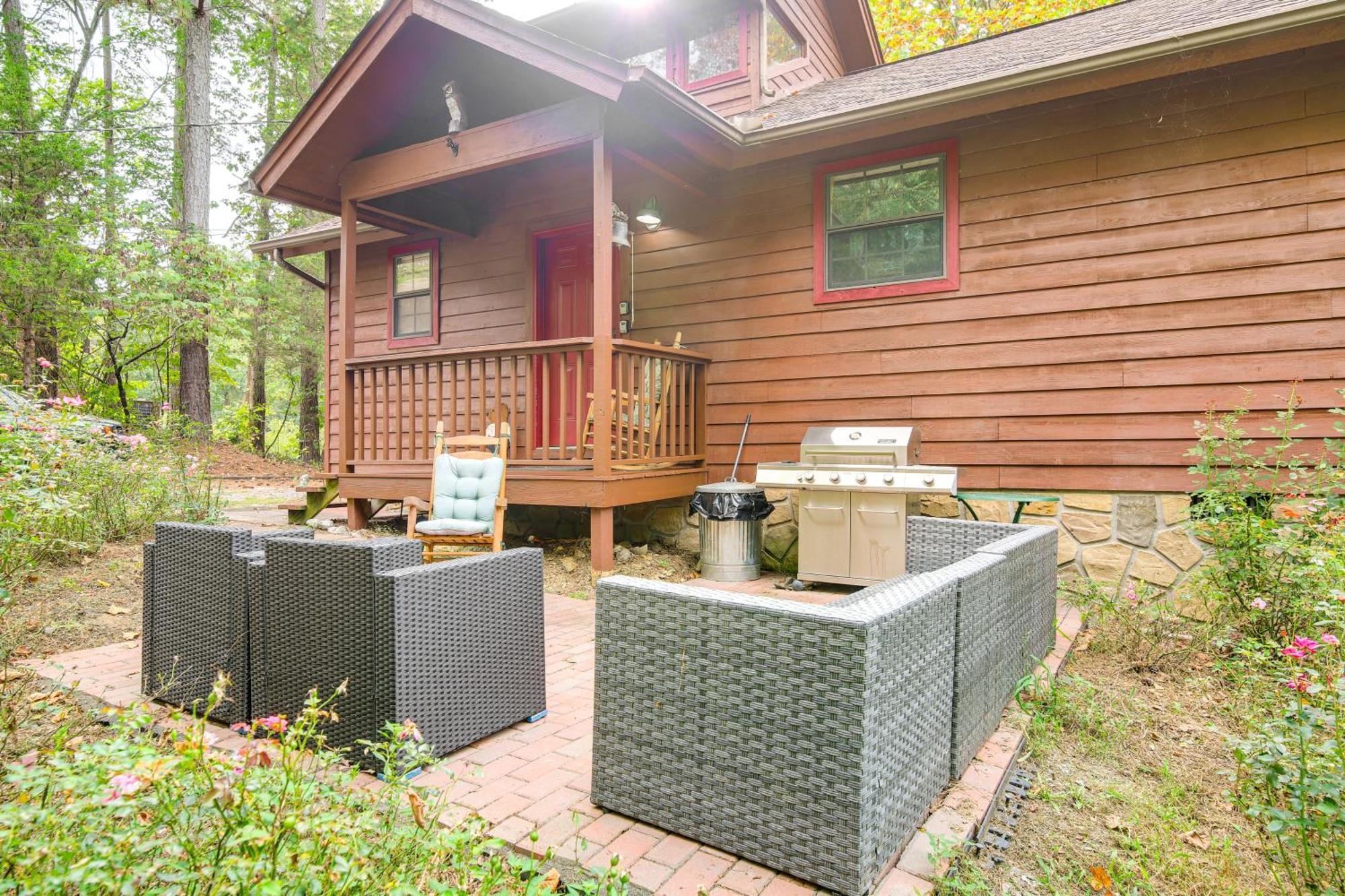 Pet-Friendly Sevierville Rental With Private Hot Tub Kültér fotó