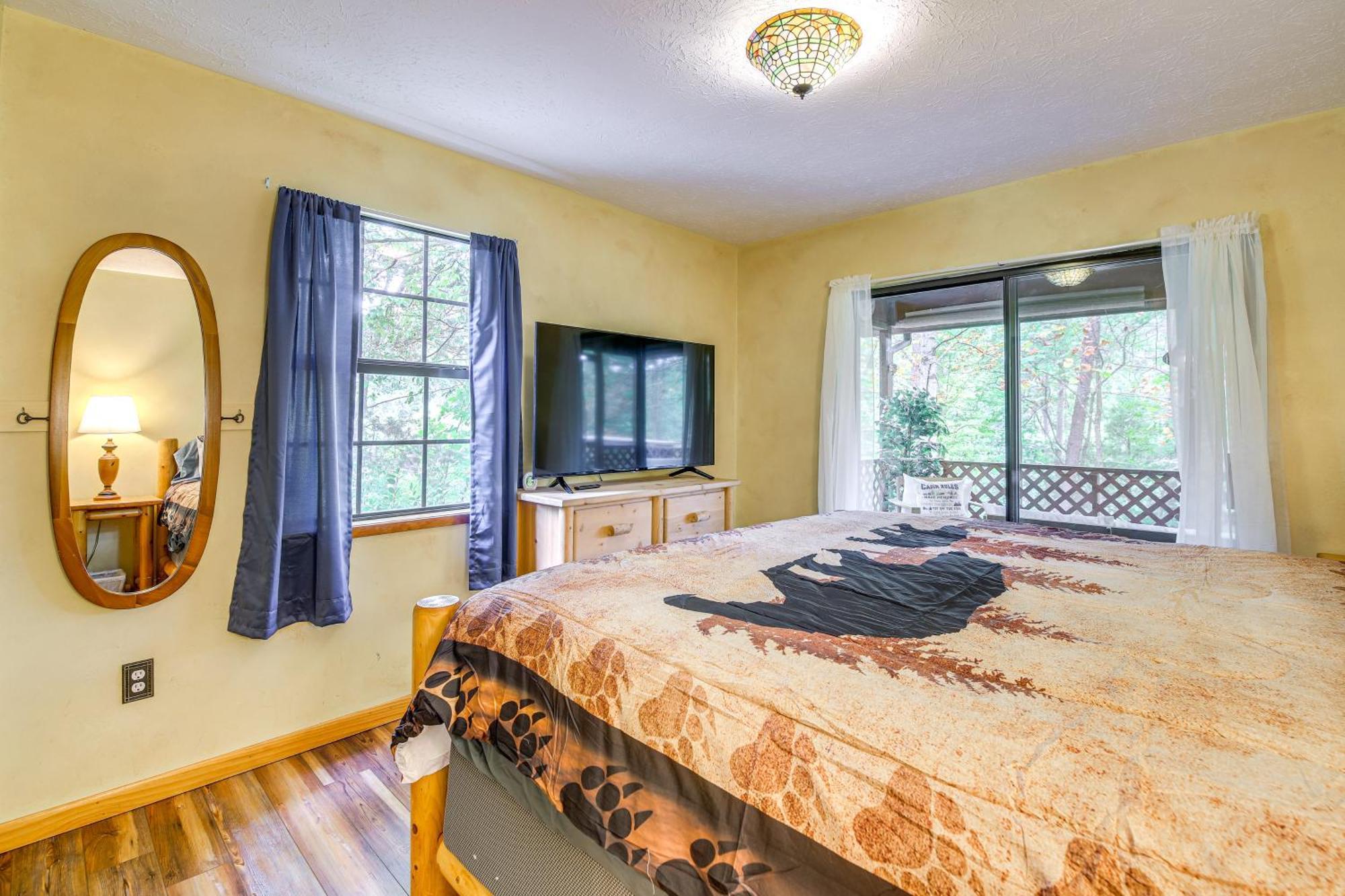 Pet-Friendly Sevierville Rental With Private Hot Tub Kültér fotó