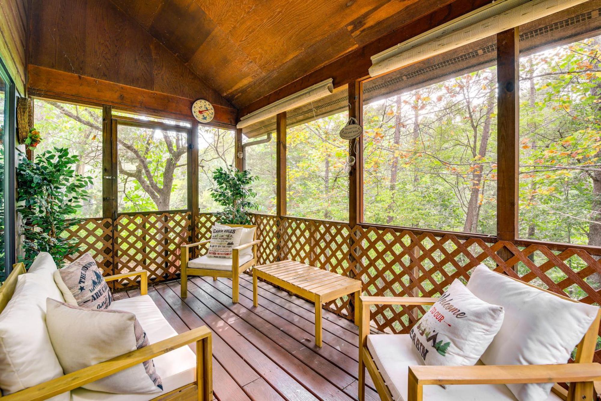 Pet-Friendly Sevierville Rental With Private Hot Tub Kültér fotó